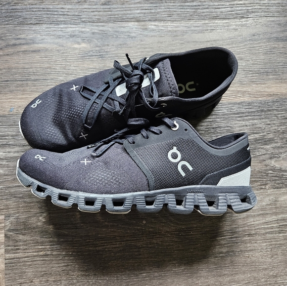 On Cloud black mens shoes sz 10 - Picture 1 of 5